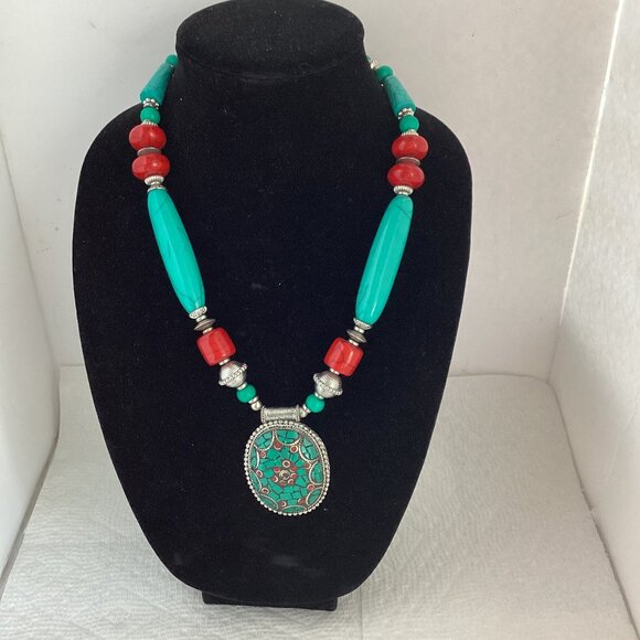 Jewelry - ELEGANT TURQUOISE NECKLACE